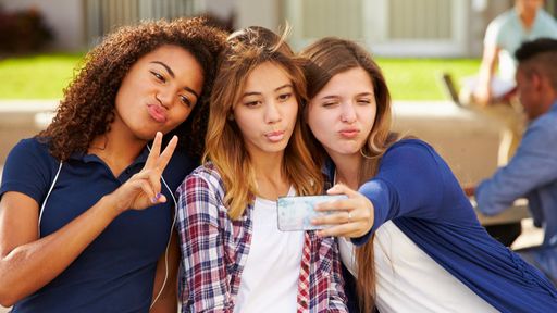 Instagram prejudica os jovens? 4 pesquisas põem rede social na mira