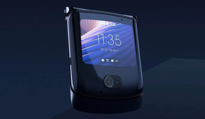 Novo celular da linha Razr poderá trazer telas com dimensões maiores (Imagem: Divulgação/Motorola)