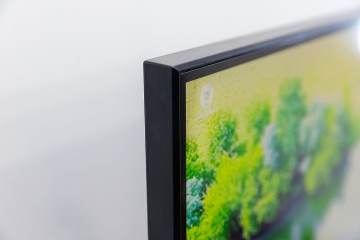 Samsung CU7700