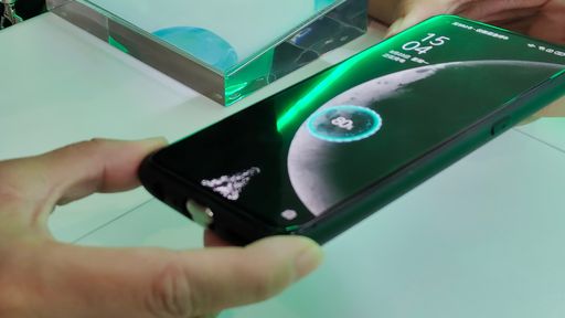 Oppo apresenta carregador sem contato, power bank magnética e mais