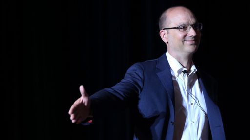 Andy Rubin é acusado de gerenciar rede de prostituição em processo civil