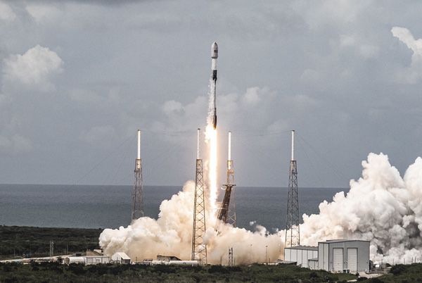 Em 30 de junho deste ano, a SpaceX lançou 88 satélites em seu 2º lançamento compartilhado (Imagem: Reprodução/SpaceX)