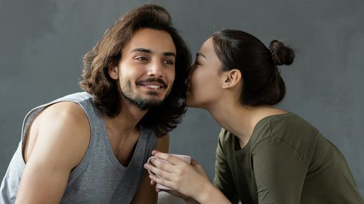 Por que as pessoas amam fofocar? Eis a explicação científica!