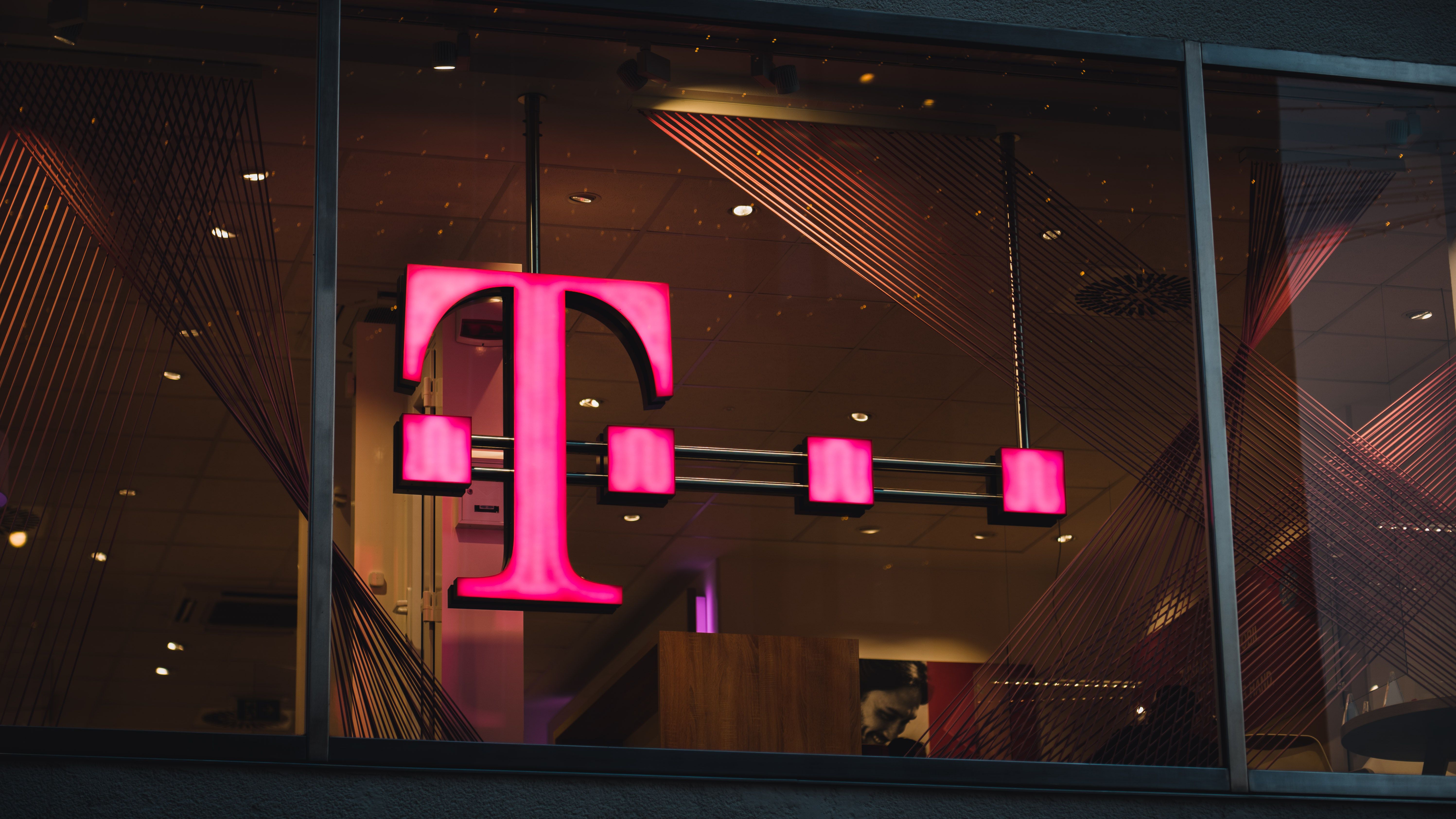 T-Mobile tem dados vazados pela sexta vez em quatro anos; mais de 53  milhões de clientes afetados