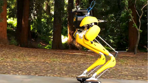 Robô aprende sozinho a corrigir movimentos para caminhar melhor e não cair