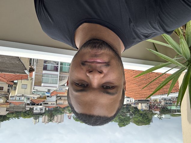 iPhone 15 Pro Max - Câmera frontal