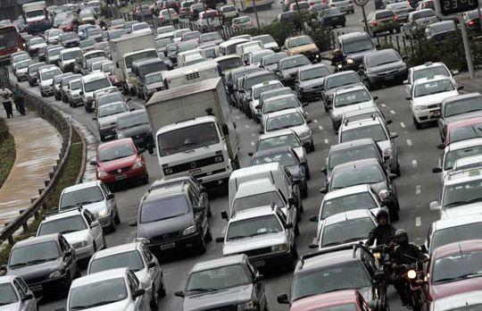Carros trânsito Carros trânsito