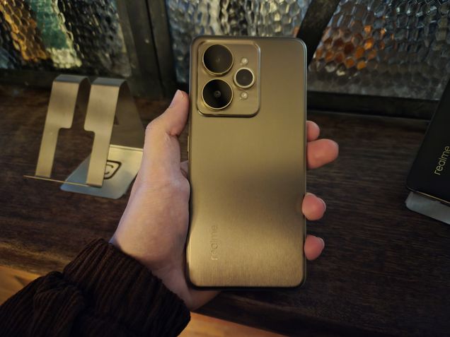 Realme 15