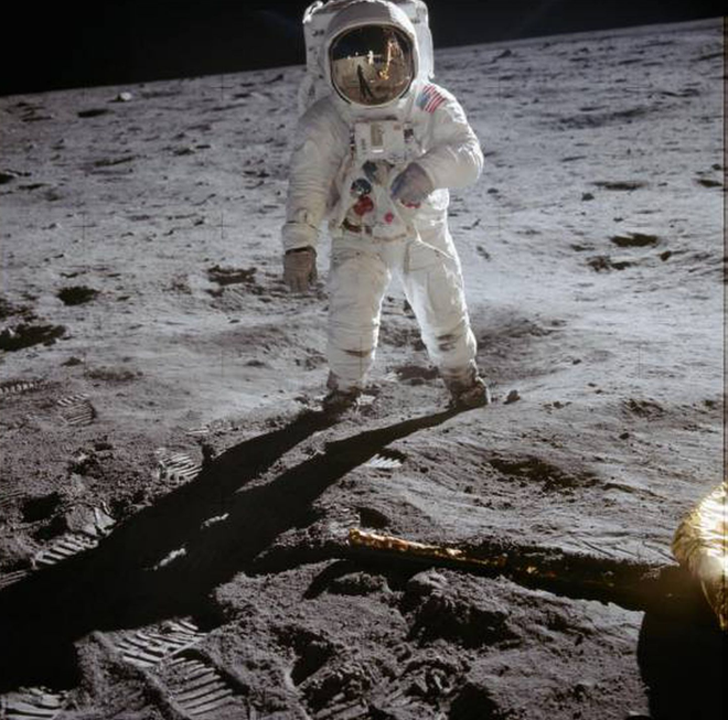 Buzz Aldrin caminha na Lua, em 1969 (Foto: NASA)