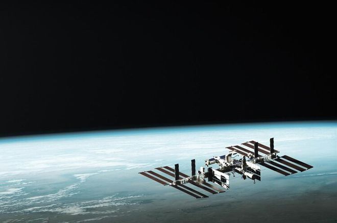 Representação artística da estação espacial da Axiom Space, prevista para ser lançada em 2024, com finalidades de turismo, pesquisa e desenvolvimento (Imagem: Reprodução/Axiom Space)