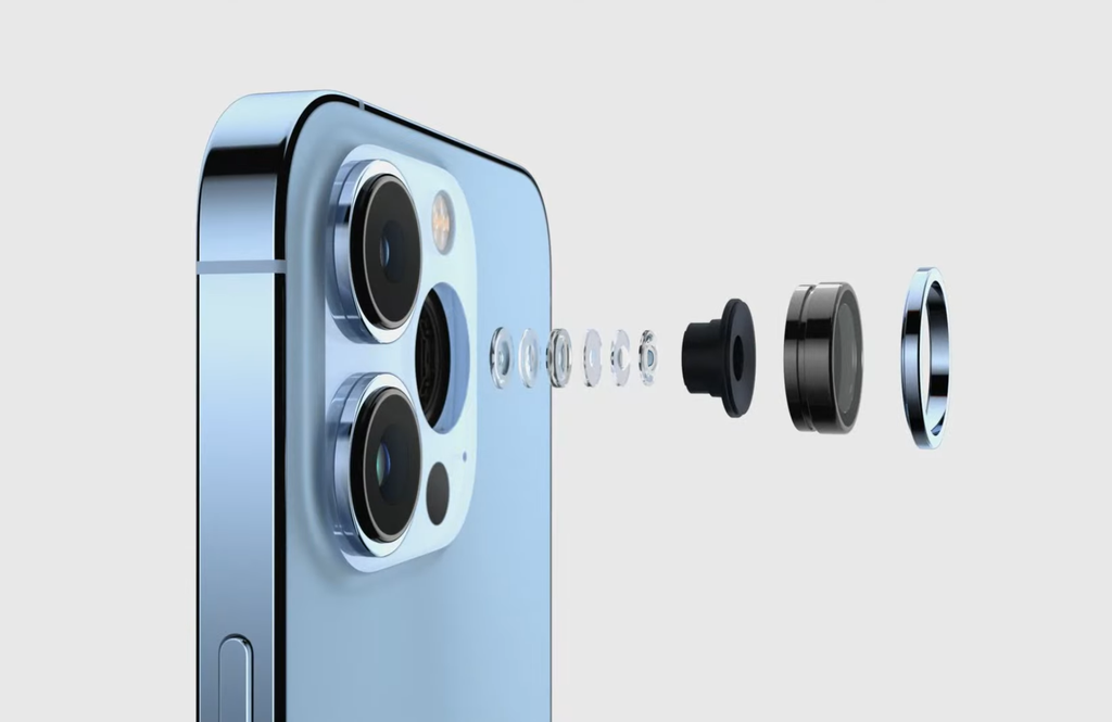 Apple é uma das poucas a ainda não usar lente periscópio em seus produtos (Imagem: Reprodução/Apple)
