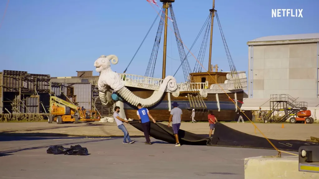 O máximo que temos de imagem da série é uma foto de bastidores mostrando o navio do Bando do Chapéu de Palha (Imagem: Reprodução/Netflix)