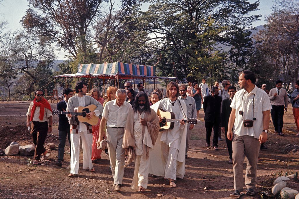 Imagens oficiais dos Beatles na Índia (Imagem: Divulgação / HBO Max)
