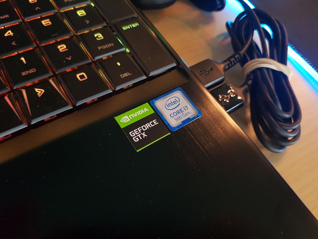 Notebook topo de linha da marca vem equipado com placa Nvidia GeForce GTX e processador Intel de última geração (Foto: Felipe Ribeiro/Canaltech)