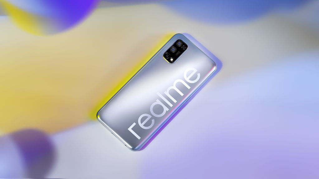 O Realme 7 5G tem acabamento mais elegante que o rival da Motorola (Imagem: Divulgação/Realme)