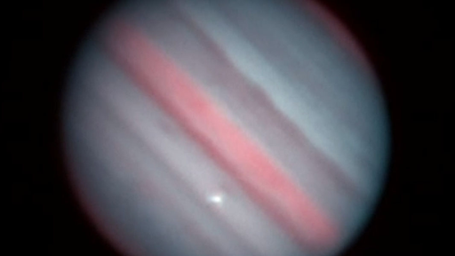 Parece que Júpiter foi atingido por um objeto espacial — e tem foto disso!