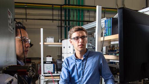 Por que os resultados da vacina de Oxford estão intrigando tanto os cientistas?