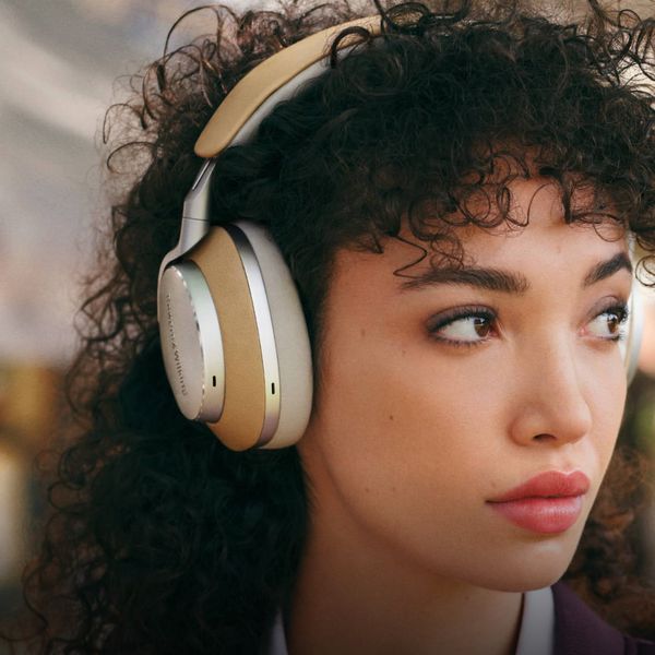 B&W lança headphone Px8 com design premium, preço alto e som