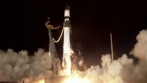 Rocket Lab supera falhas e consegue lançar foguete Electron à órbita