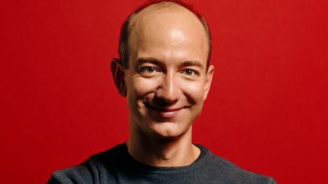 Doação de Jeff Bezos, mais rico do mundo, é insignificante frente a sua fortuna