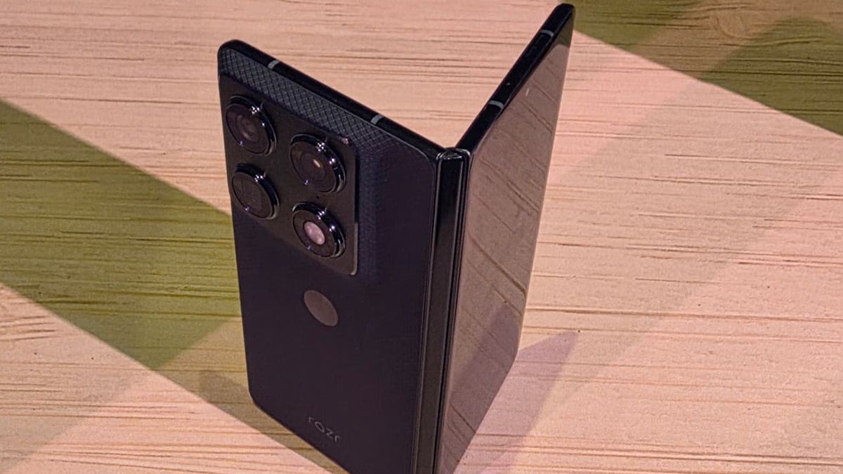 Motorola quer roubar coroa da Samsung; Razr Fold já pode ser vendido no Brasil