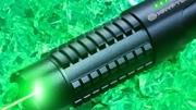 Conheça o laser portátil que é praticamente um sabre de luz da vida real