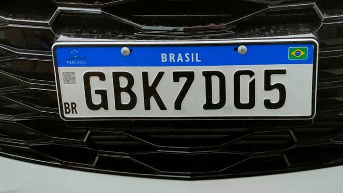 Qual o prazo para trocar a placa cinza do carro pela padrão Mercosul?