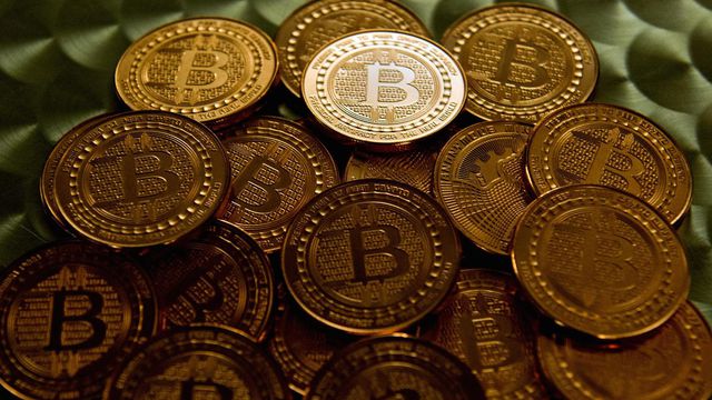 Bitcoin: recorde derruba sites e causa variação na cotação