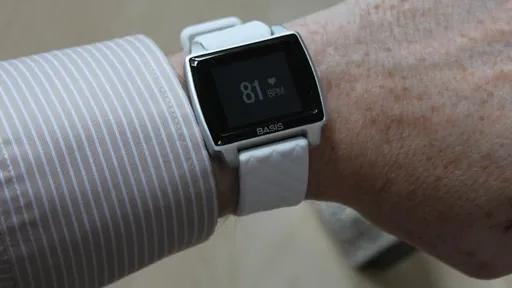 Intel cancela venda de smartwatches por problema de superaquecimento
