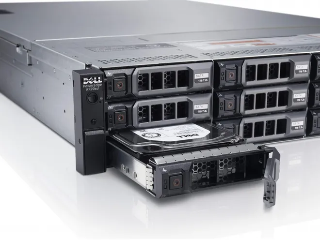 Vários servidores usam HDs por conta do preço e capacidade de armazenamento (Imagem: JonKensy.com)