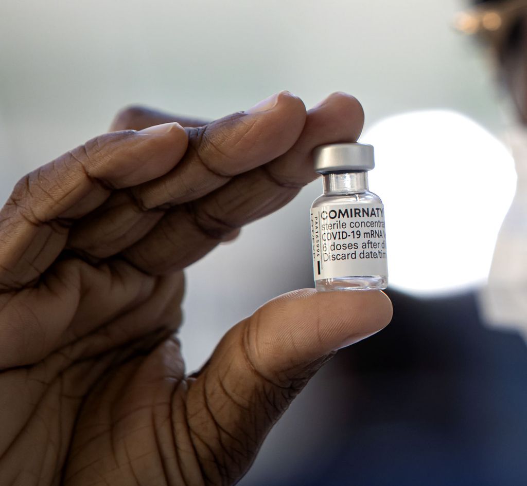 Anvisa autoriza mudança na bula da vacina da Pfizer para incluir a dose de reforço contra a covid-19 (Imagem: Reprodução/Pfizer Brasil)