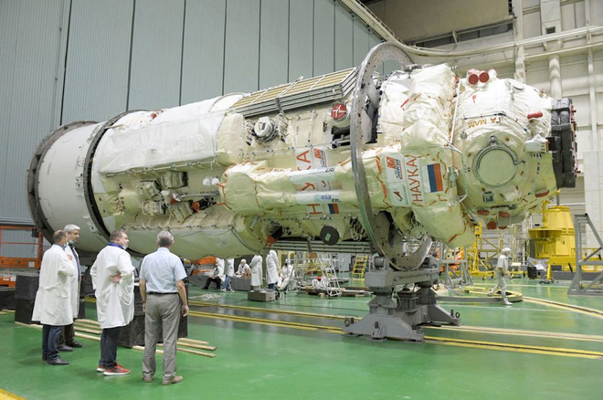 O módulo Nauka durante a preparação para o lançamento (Imagem: Reprodução/RSC Energia)