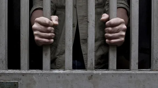 Homem é preso depois de postar no Facebook que planejava se vingar de ex-colegas