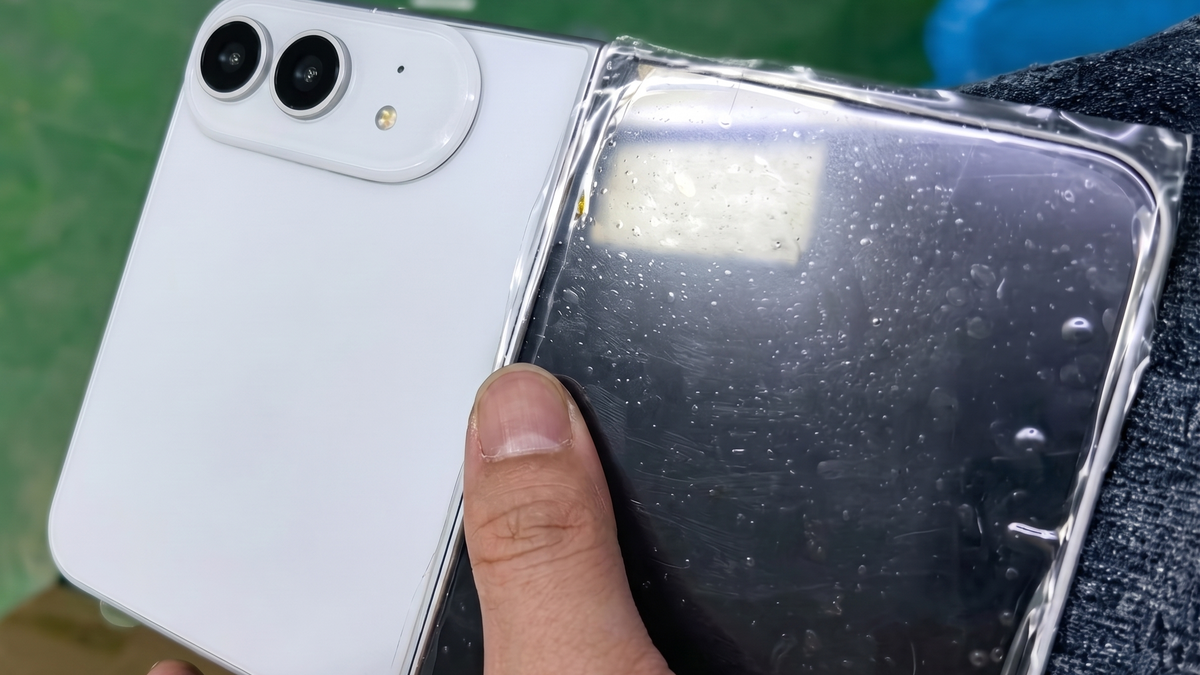 Novo protótipo do iPhone Fold vaza com design surpreendente
