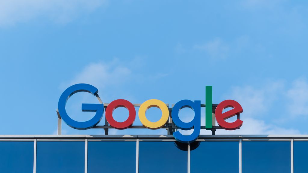 Letreiro presente na sede da Google