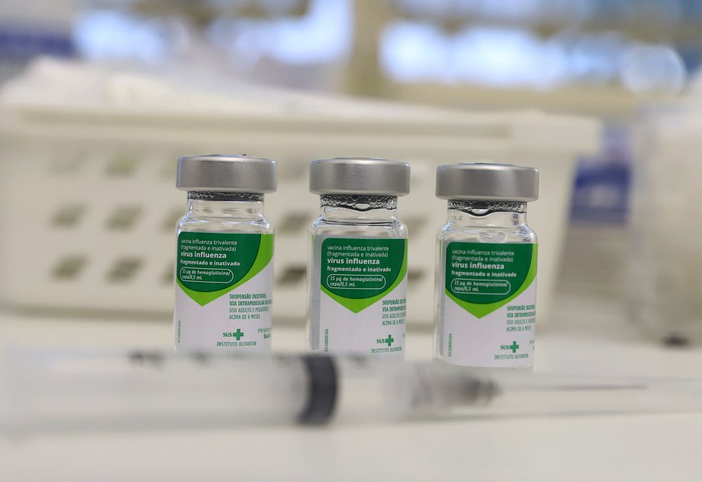Atual vacina da gripe do Butantan — Instituto planeja testar a versão tetravalente imediatamente no Brasil (Imagem: Reprodução/Governo de São Paulo)