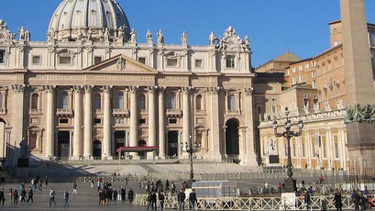 Computadores do Vaticano fazem download pirata de filmes e pornografia -  Canaltech