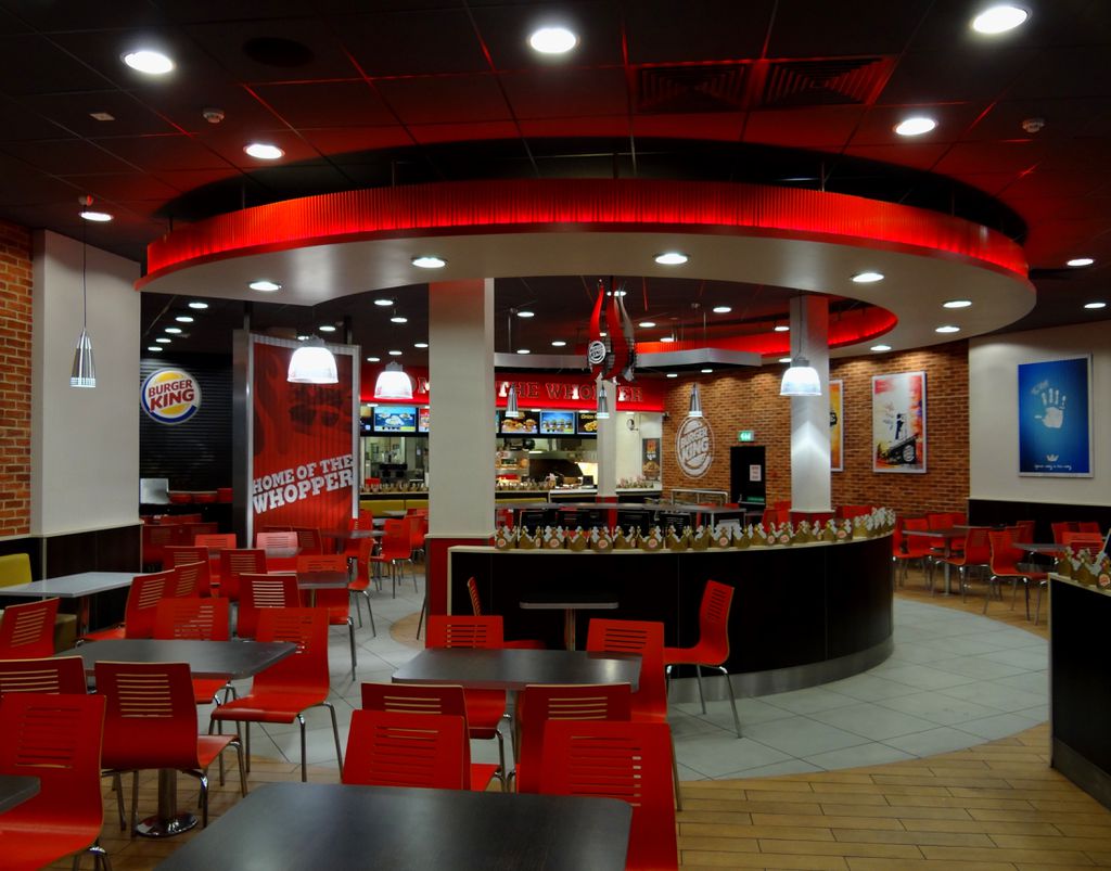 Loja do Burger King: comunicação com funcionários é feita via WhatsApp