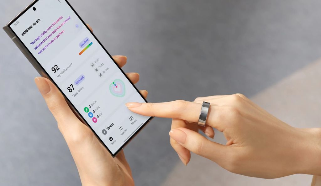 Galaxy Ring deve ser lançado na ocasião dando destaque às inteligências artificiais de monitoramento de saúde da Samsung (Imagem: Reprodução/Samsung)
