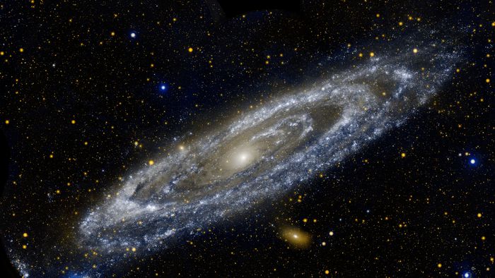 Collision between black holes may have "stretched" Andromeda's galactic core