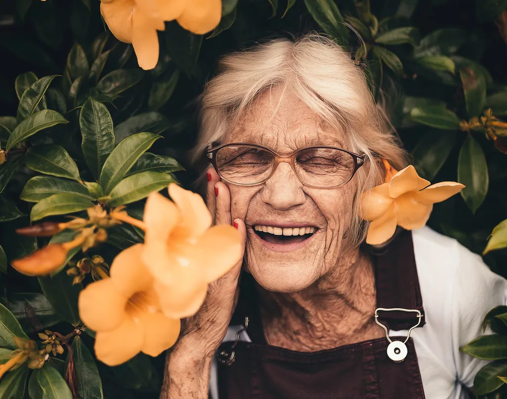 Ser otimista está relacionado com vidas mais longas e a maior possibilidade de ultrapassar os 90 anos (Imagem: Edu Carvalho/Pexels)