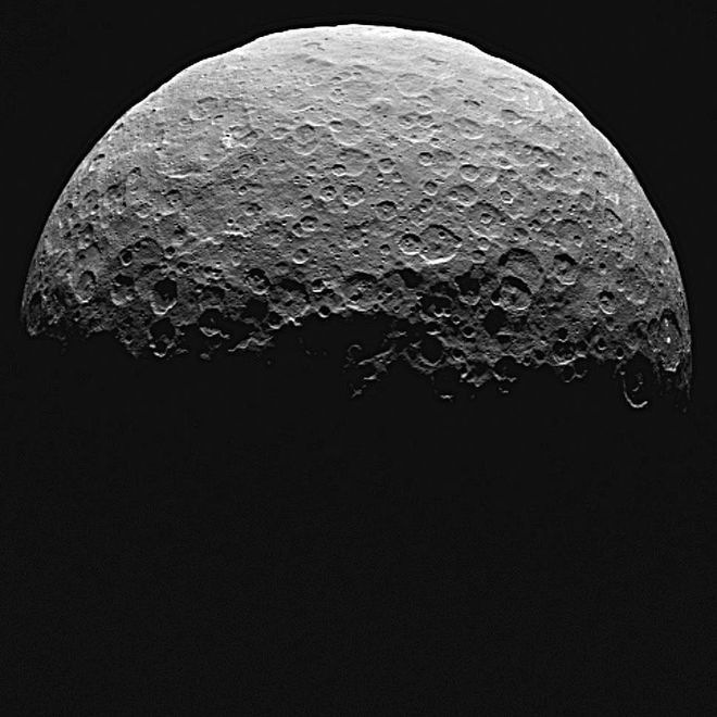 Ceres, que foi "promovido" de asteroide para planeta anão, foi estudado pela sonda Dawn (Foto: NASA)