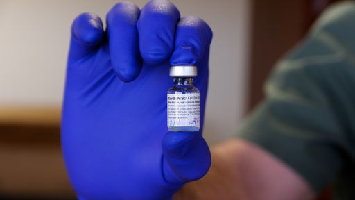 Anvisa autoriza inclusão de dose de reforço contra covid na bula da Pfizer